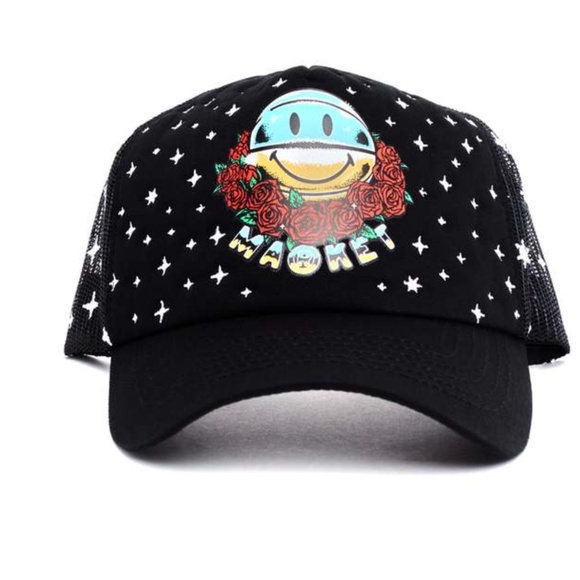 Market Smiley Keep On Shining Trucker Hat